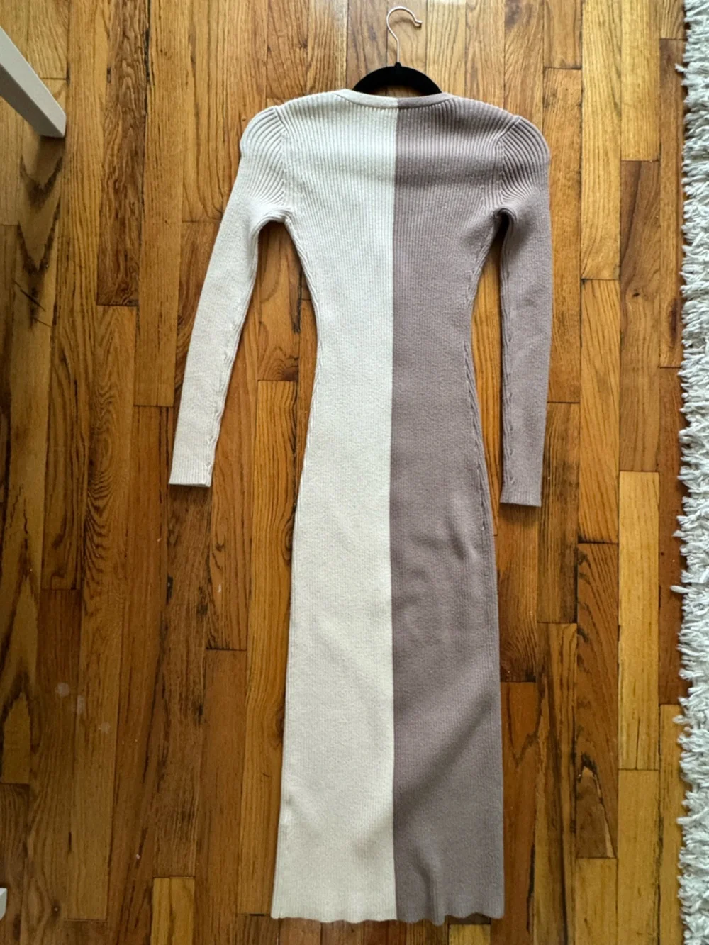 Abercrombie & Fitch White and Gray Long Sleeve Sweater Dress - Picture 3 of 3